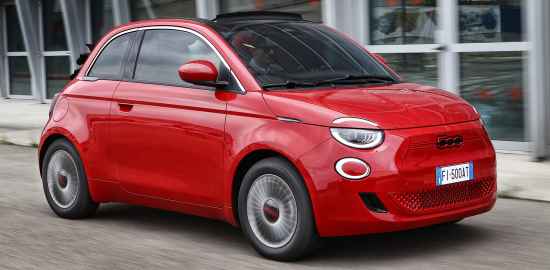 Le vendite di auto nel 2022 in Italia sono calate del 9,7%
